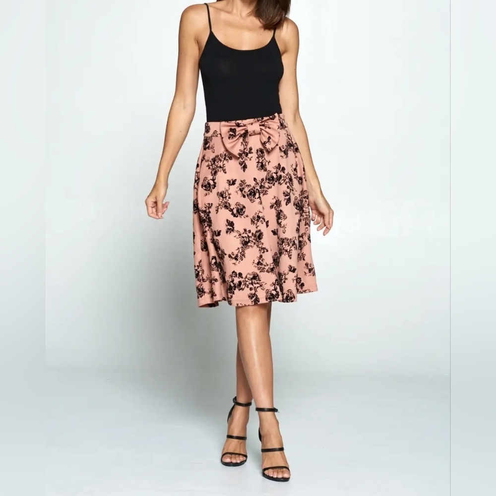 Rose Floral Ribbon Front Flare Skirt